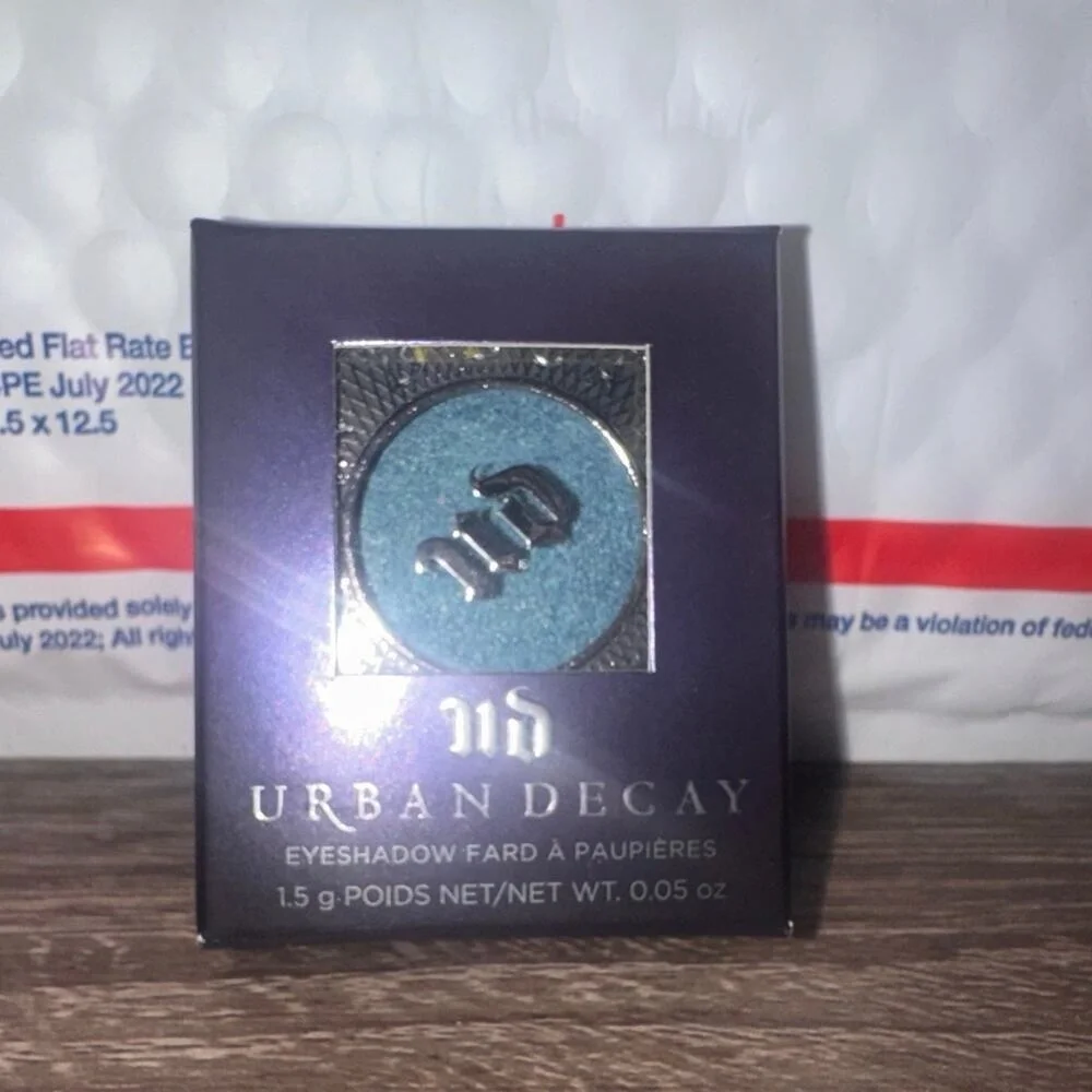 Urban Decay Eyeshadow Haight‎ eye shadow token